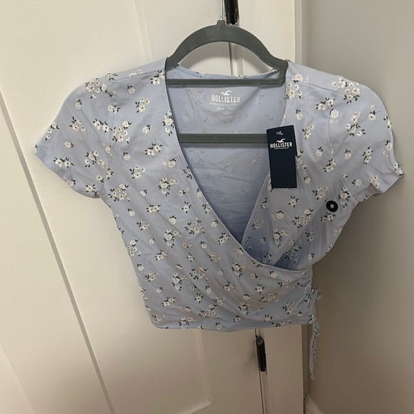 Hollister Tops - BRAND NEW floral baby criss-cross tee